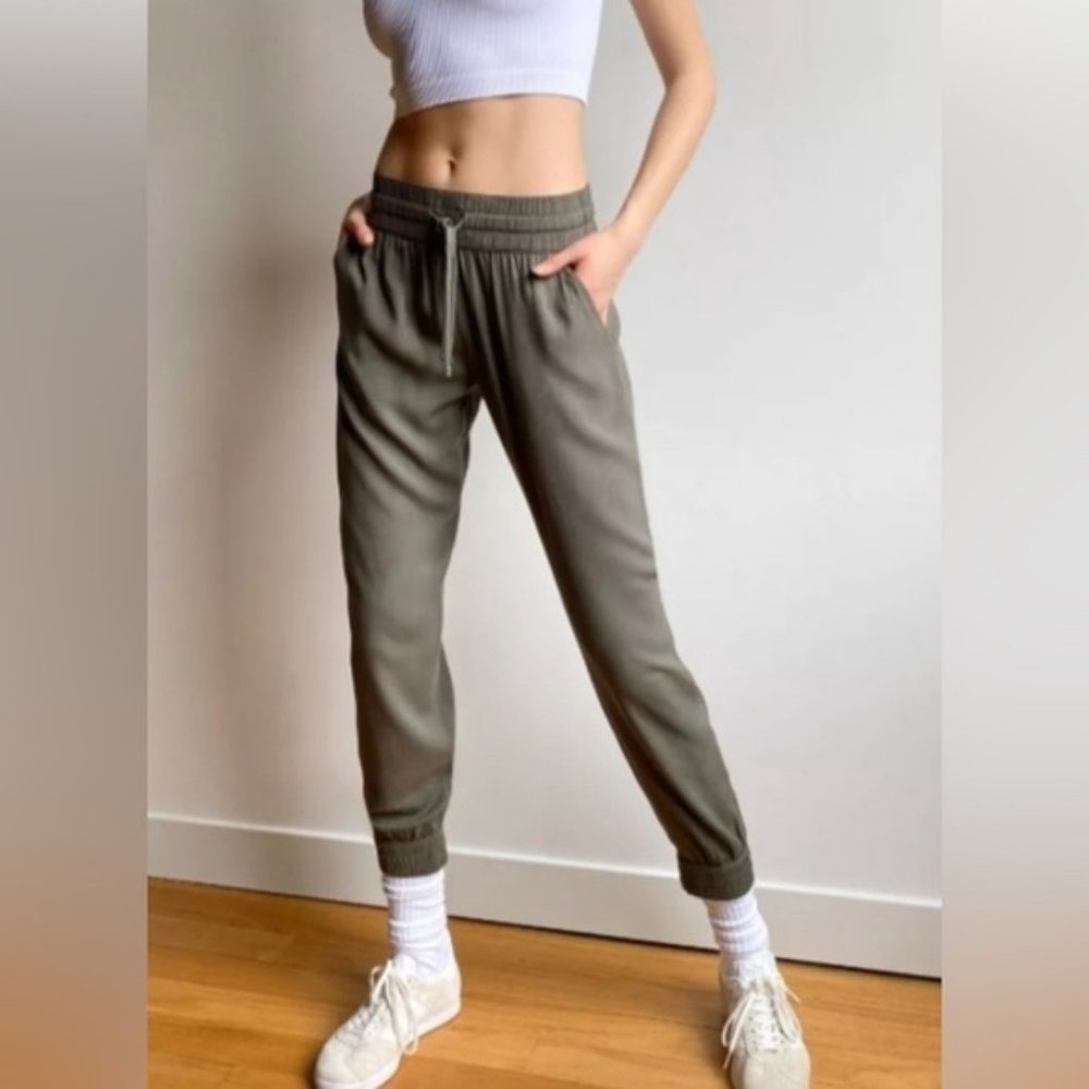 Women Sunday Best Grenville lightweight jogger style pants Sz Small olive green